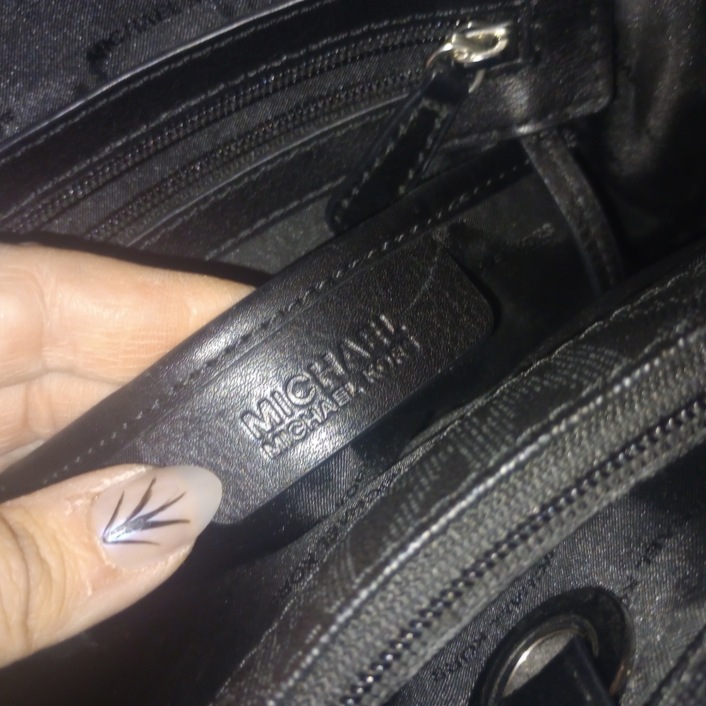 Michael Kors Black Jet Set- Wallet And Tote - Picture 4 of 12